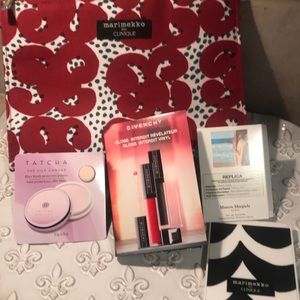 Clinique makeup bag bundle!!!